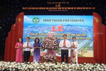 Thành phố Vĩnh Yên (Vĩnh Phúc): Tuyên dương, khen thưởng giáo viên, học sinh có thành tích cao