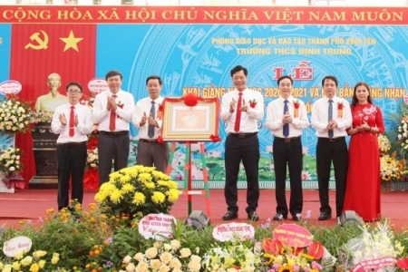 Vĩnh Phúc: Trường THCS Định Trung khai giảng năm học mới