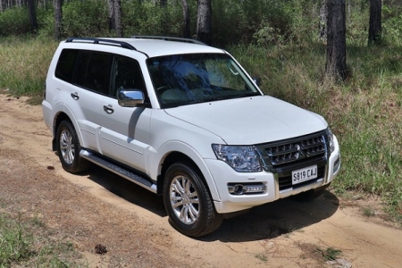 Triệu hồi hơn 200 xe Mitsubishi Pajero tại Việt Nam