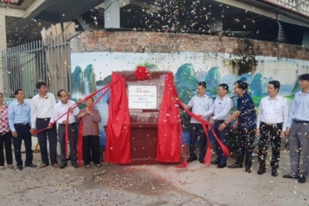 Huyện Vĩnh Tường (Vĩnh Phúc): Khánh thành, gắn biển chào mừng công trình chào mừng Đại hội Đảng