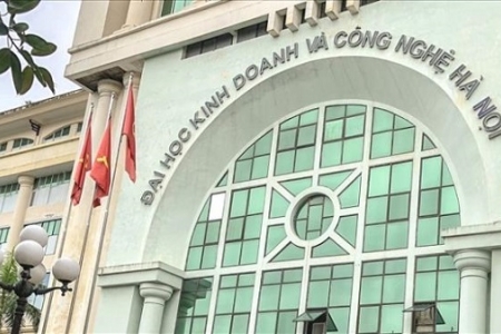 Đại học Kinh doanh và Công nghệ Hà Nội bị yêu cầu dừng tuyển sinh liên thông ngành Dược