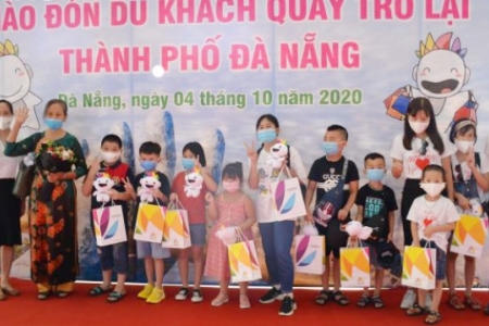 Đà Nẵng: Đón đoàn du khách đầu tiên sau dịch COVID-19