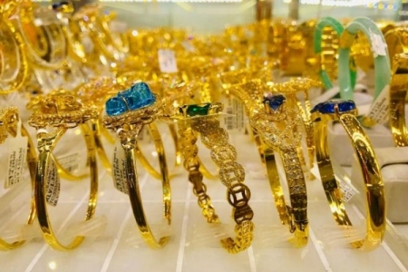 Giá vàng ngày 10/10: Duy trì quanh mức 1.900 USD/ounce