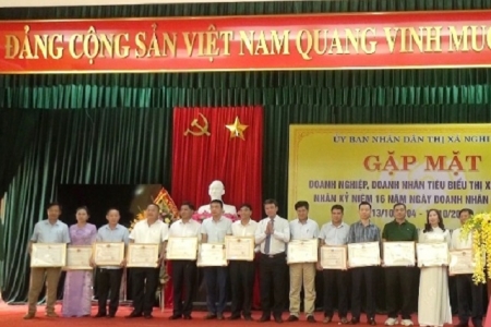 Thị xã Nghi Sơn -Thanh Hóa: Biểu dương các doanh nghiệp, doanh nhân tiêu biểu