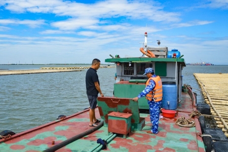 Hải Phòng: Cảnh sát biển tạm giữ trên 20.000 lít dầu DO không rõ nguồn gốc