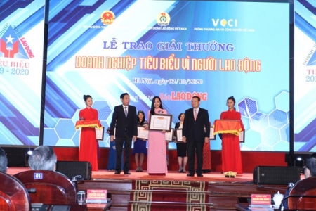 Tổng Công ty Tín Nghĩa: Lần thứ 3 liên tiếp được xếp hạng “ Doanh nghiệp tiêu biểu vì Người lao động’’