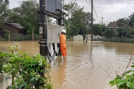 EVN cùng các đơn vị trực thuộc ủng hộ đồng bào miền Trung hơn 21 tỷ đồng