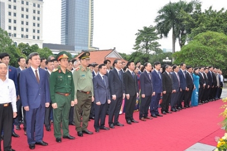 Đoàn đại biểu tỉnh Thanh Hóa: Dâng hương tại Khu văn hóa tưởng niệm Chủ tịch Hồ Chí Minh, Đền thờ Bà mẹ Việt Nam anh hùng