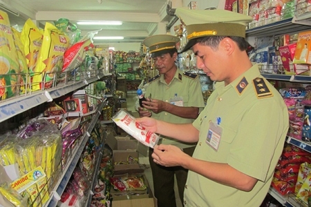 QLTT Nam Định: Quyết tâm đấu tranh chống hàng giả, gian lận thương mại