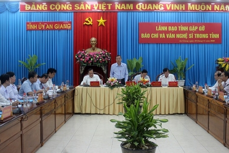 An Giang: Lãnh đạo tỉnh gặp gỡ các cơ quan báo chí và văn nghệ sĩ