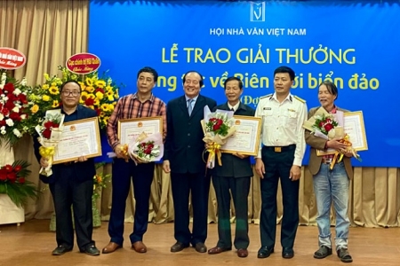 Tôn vinh và trao 44 giải văn học về biên giới, biển đảo đợt 1