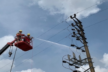 Công ty Điện lực Hưng Yên đảm bảo cung cấp điện sản xuất hàng hóa dịp Tết Nguyên đán