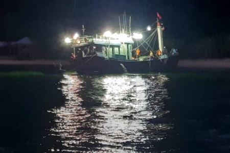 Quảng Nam: Bộ đội Biên phòng cứu kịp thời 12 ngư dân gặp nạn trên biển