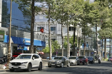 TPHCM: Lập phương án thu phí đậu xe trên lòng đường