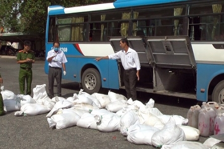 Bắt giữ gần 1.700kg huyết heo không rõ nguồn gốc tại An Giang