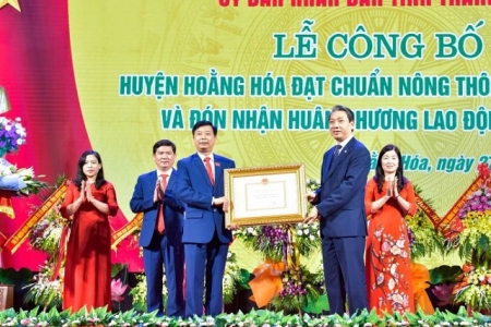 Thanh Hóa: Công bố huyện Hoằng Hóa đạt chuẩn nông thôn mới và đón nhận Huân chương Lao động Hạng Ba