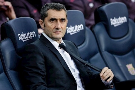 Barca sa thải HLV Ernesto Valverde