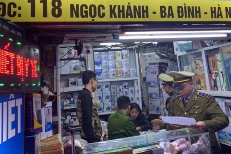 Hà Nội: Xử phạt hai cơ sở bán khẩu trang với giá "trên trời"