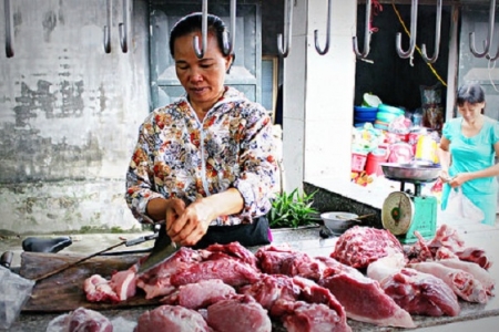 Hà Nội: Lợi dụng dịch bệnh, nhiều tiểu thương tăng giá bán thực phẩm