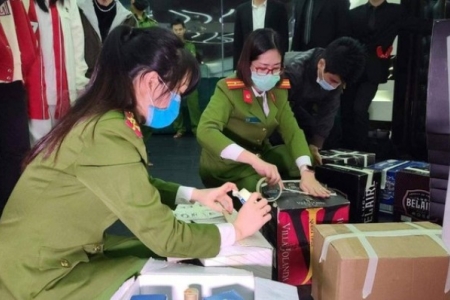 Đà Nẵng: Kiểm tra quán bar, tạm giữ số lượng lớn bia, rượu, nhiều đối tượng dương tính với ma túy