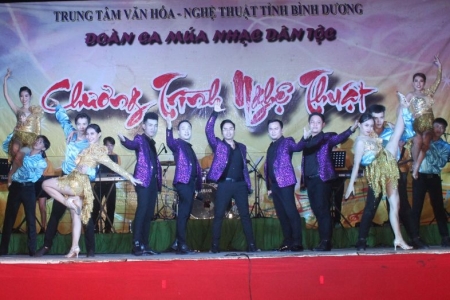 Bình Dương: Tổ chức chuỗi hoạt động văn hóa, văn nghệ chào năm mới 2021