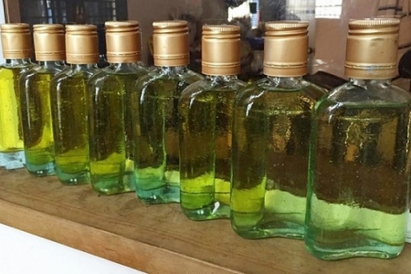 Sản phẩm Tinh dầu tràm Huế được cấp Giấy chứng nhận chỉ dẫn địa lý