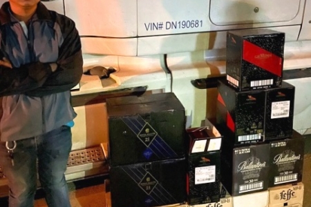 Đà Nẵng: Tạm giữ gần 200 chai bia, rượu ngoại không rõ nguồn gốc