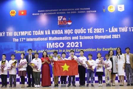 Đoàn học sinh Việt Nam giành 2 HCV Olympic Toán và Khoa học quốc tế