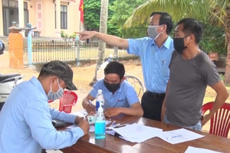 Quảng Trị: Cách ly 10 người đi cùng xe với bệnh nhân mắc Covid-19