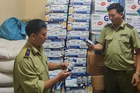 Phú Yên: Phát hiện xe tải vận chuyển 5.700 chai sữa Ensure không hóa đơn chứng từ