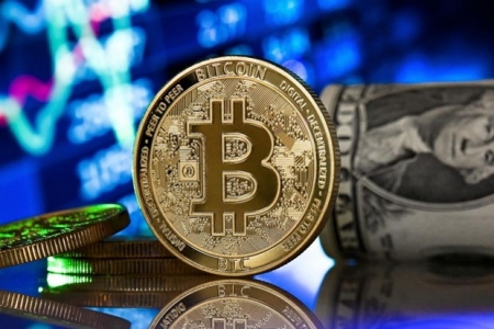 Bitcoin lần đầu tiên vượt ngưỡng 49.000 USD