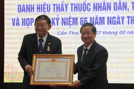 Cần Thơ: Đại học Y Dược đón nhận 12 danh hiệu thầy thuốc nhân dân và thầy thuốc ưu tú