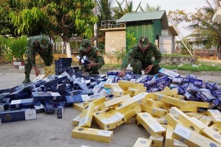 Tây Ninh: Phát hiện 5.000 gói thuốc lá ngoại nhập lậu