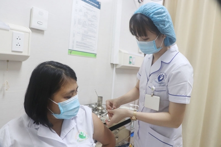 Bộ Y tế yêu cầu 63 tỉnh, thành phố lập danh sách 10 nhóm tiêm vaccine Covid-19 miễn phí