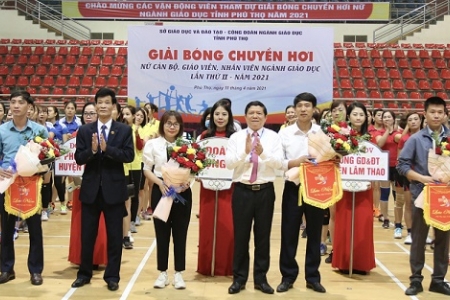 Phú Thọ: Giải bóng chuyền hơi nữ ngành Giáo dục 2021
