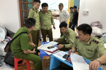 Thái Nguyên: Thu giữ hàng chục nghìn áo len không rõ nguồn gốc