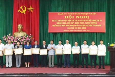 Hà Nội: Khen thưởng 47 tập thể, cá nhân có thành tích xuất sắc trong học tập và làm theo tư tưởng, đạo đức, phong cách Hồ Chí Minh