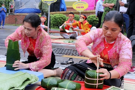 Giỗ Tổ Hùng Vương 2021: Bánh chưng, bánh giầy - sản vật văn hóa, tâm linh độc đáo