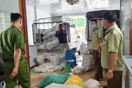 An Giang: Thu giữ hơn 3.000 kg chả đòn chay không rõ nguồn gốc xuất xứ