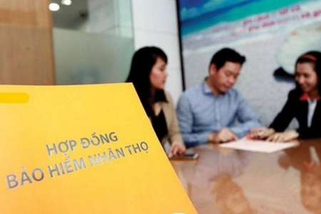Bộ Tài chính: Yêu cầu kiểm tra, xử lý việc các ngân hàng “ép” khách mua bảo hiểm khi vay vốn