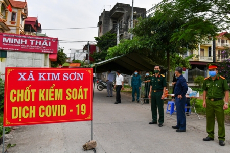 Hà Nội yêu cầu không tập trung quá 10 người ngoài phạm vi công sở, bệnh viện