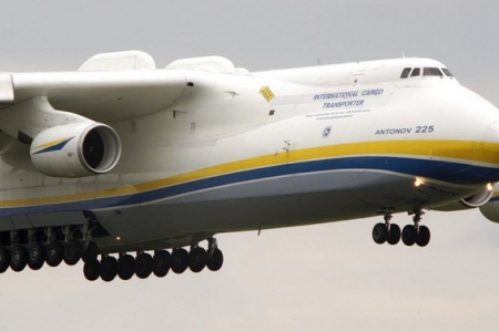 Siêu máy bay vận tải Antonov An-225 - “chú chim” lớn nhất bầu trời