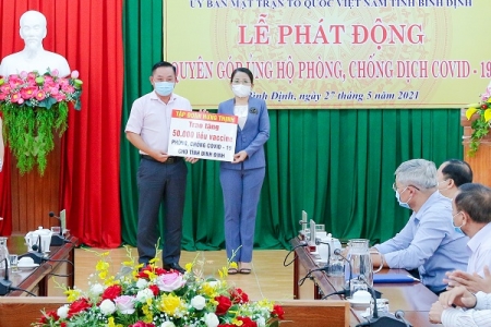 Tập đoàn Hưng Thịnh trao tặng 50.000 liều vắc-xin phòng, chống Covid -19 cho tỉnh Bình Định