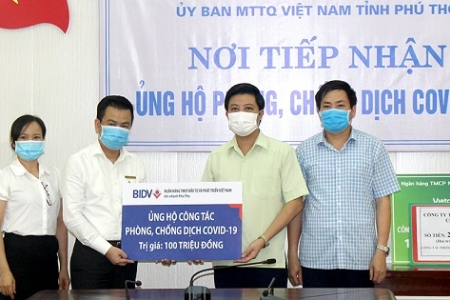 Phú Thọ: Tiếp nhận 100 triệu đồng ủng hộ công tác phòng, chống dịch bệnh COVID-19