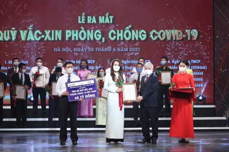 BAC A BANK ủng hộ 46 tỷ đồng vào Quỹ Vắc-xin phòng chống Covid-19