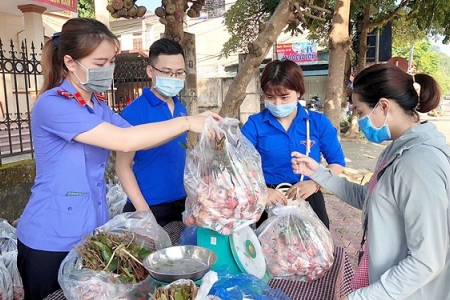 Chiêm Hoá (Tuyên Quang) hỗ trợ tiêu thụ vải thiều Bắc Giang