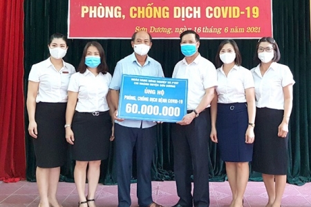 Tuyên Quang: Trao 60 triệu đồng cho công tác phòng chống dịch Covid -19