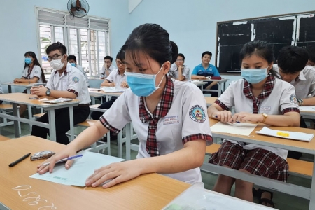 TP. HCM: Xét nghiệm tầm soát SARS-CoV-2 cho cán bộ, giáo viên, nhân viên và thí sinh tham gia kỳ thi Tốt nghiệp THPT 2021