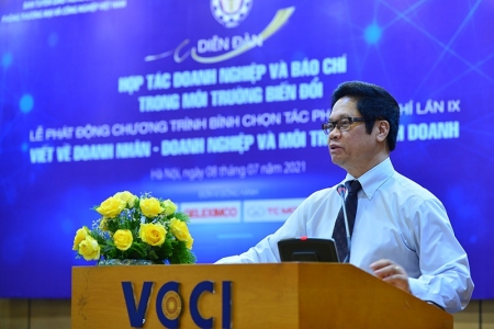 TS Vũ Tiến Lộc: Báo chí tiếp tục là ngọn hải đăng, đồng hành cùng doanh nghiệp vượt khó