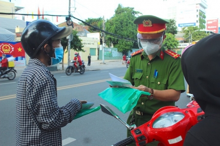 TP.HCM: Không thực hiện kiểm tra giấy xét nghiệm SARS-CoV-2 đối với người ra đường có lý do chính đáng